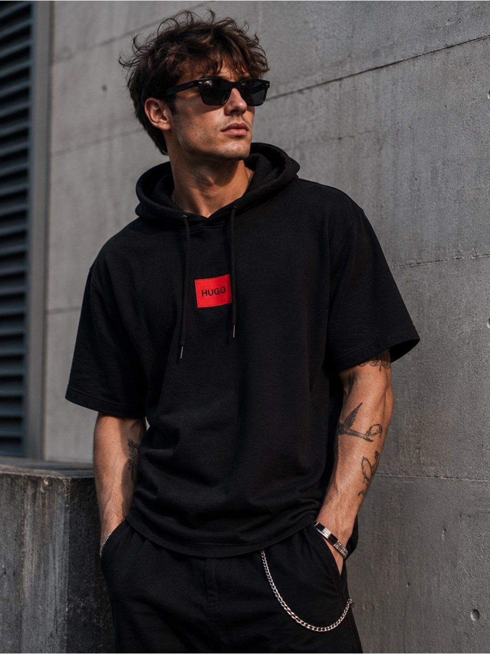 HUGO Hugo Boss Hoodie Mens XXL Black Short Sleeve Red Logo Pullover Streetwear